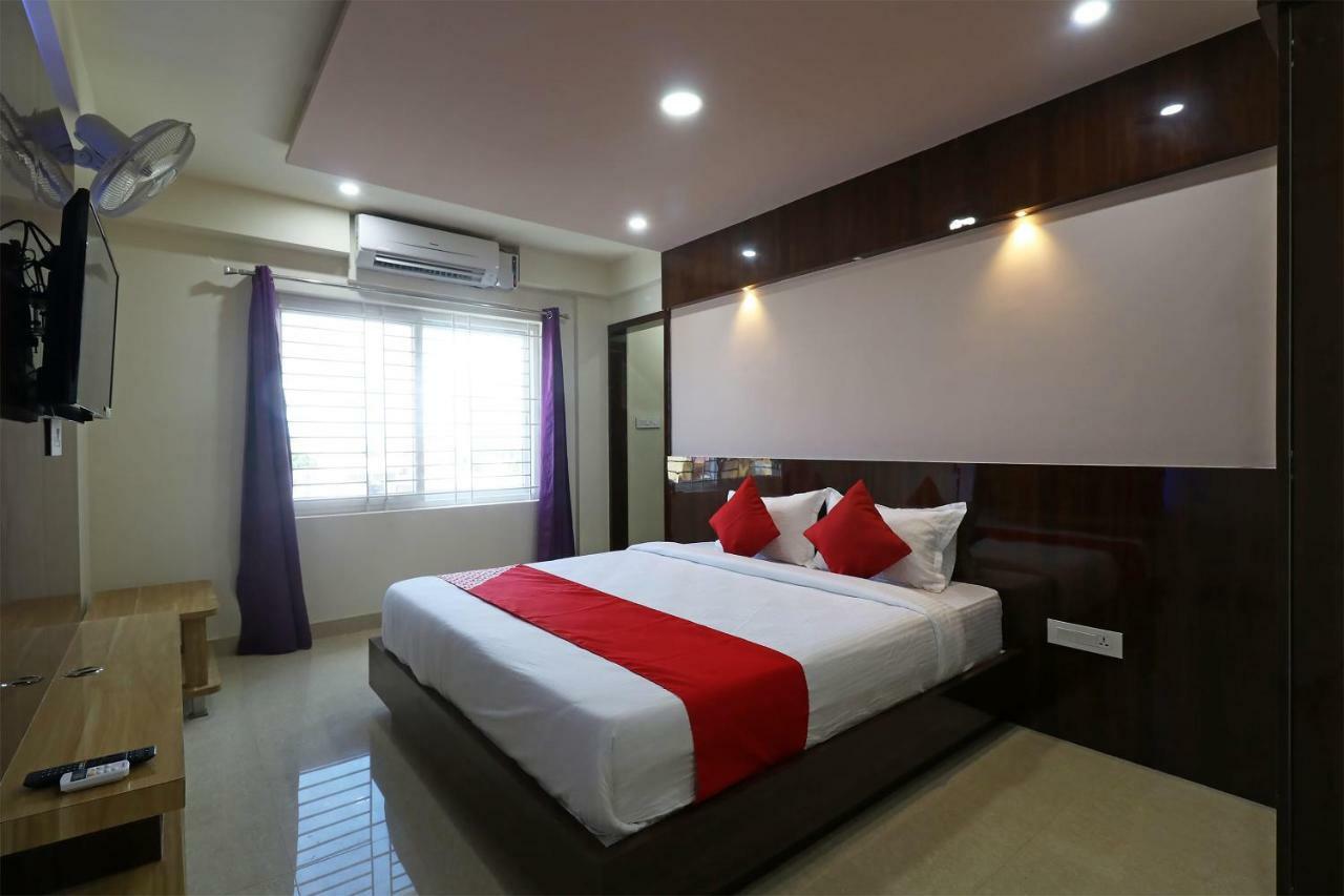Oyo 37349 Sai Palace Hotel Chik Bānavar Buitenkant foto