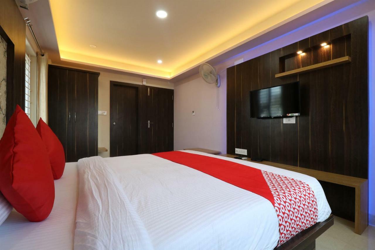 Oyo 37349 Sai Palace Hotel Chik Bānavar Buitenkant foto