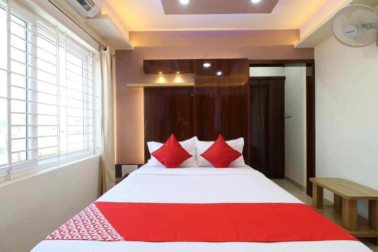 Oyo 37349 Sai Palace Hotel Chik Bānavar Buitenkant foto