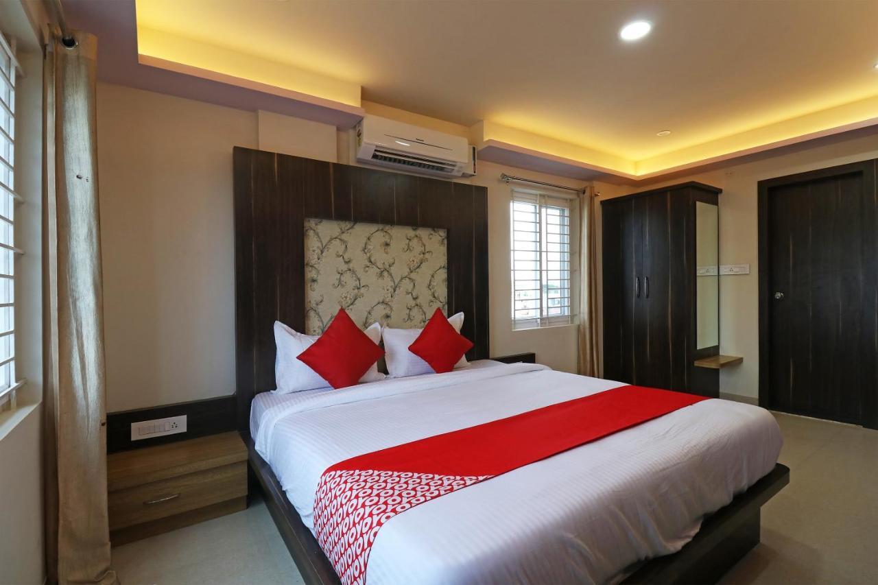 Oyo 37349 Sai Palace Hotel Chik Bānavar Buitenkant foto